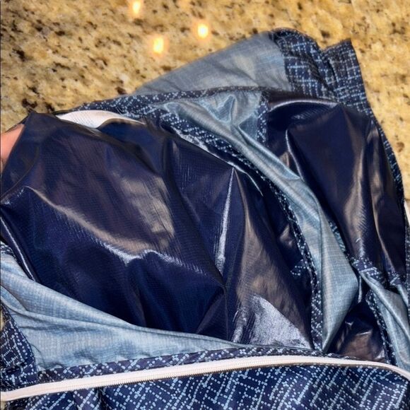 New Balance Black and Gray Hooded light weight Jacket with Reflective Accents - Picture 9 of 11